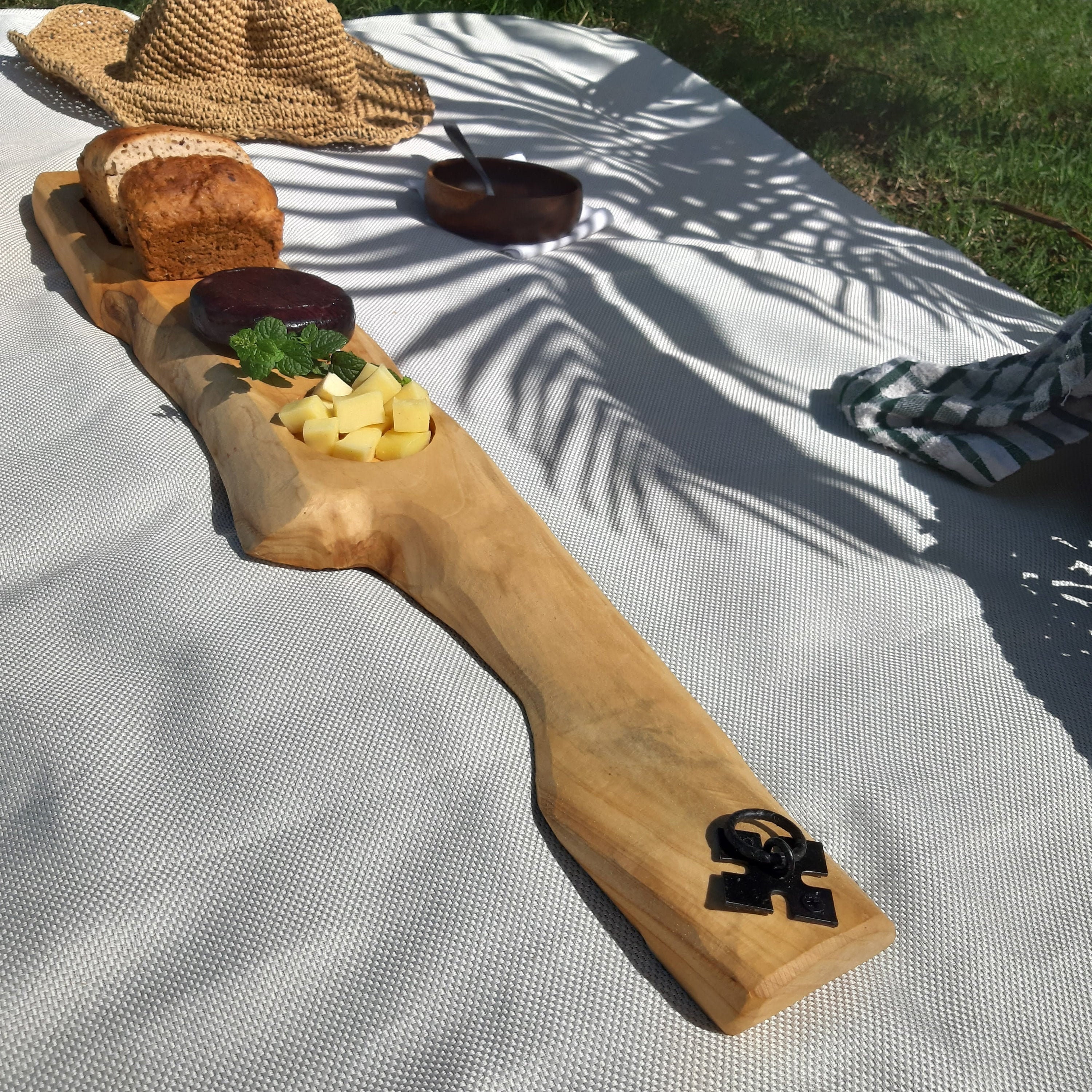 Large Charcuterie Board With Horseshoe Handles 25x8in, Custom Wood Cutting  Board, Cheese Board and Charcuterie Tray, Meat Serving Board. 