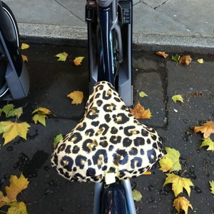 Pink Cheetah Fur Beach Cruiser Bike Seat Cover - Soft Plush Lowrider Style