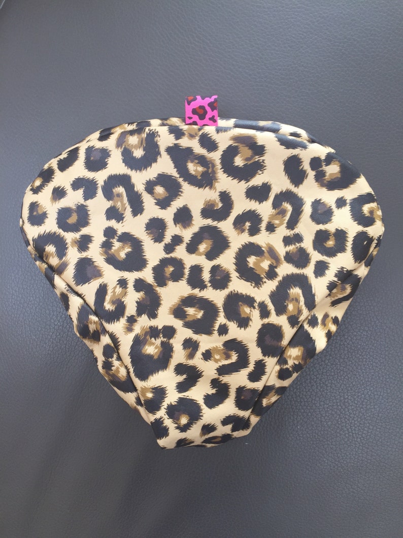 Bicycle saddle cover handmade with waterproof fabric