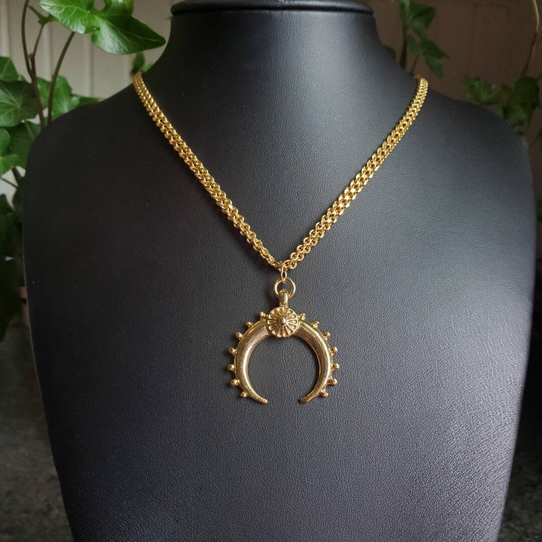 Collier Moon - Croissant de lune martelé - Plaqué Or