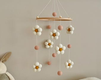 Baby mobile made of felt balls / daisies / felt baby mobile / crib mobile / nursery / birth / felt mobile / baby crib