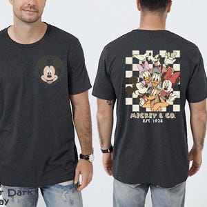 Puede incluir: Un juego de tres tazas de cerámica con un acabado mate moteado. Cada taza presenta un color diferente: azul claro, crema y gris. Las tazas tienen un diseño simple y moderno con una forma redondeada y un asa cómoda.