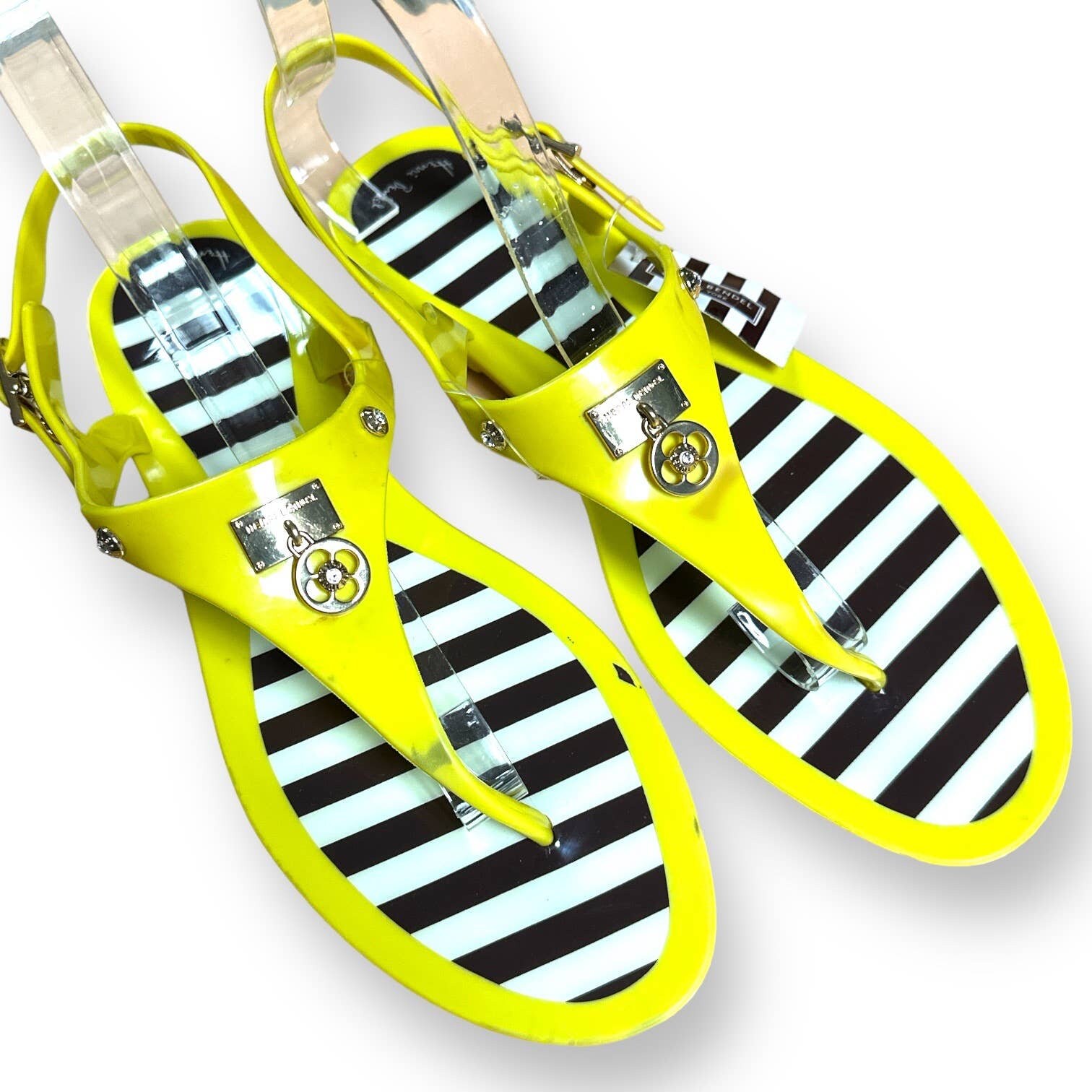 Henri bendel flip flops outlet
