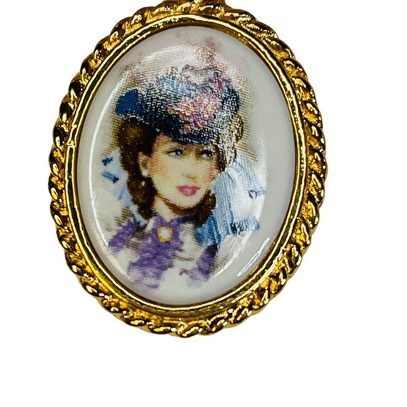 90s Presidents Club Dangling Cameo Brooch Two Pin… - image 3