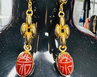 Vintage Egyptian Revival Scarab Dangle Earrings – Gold Tone