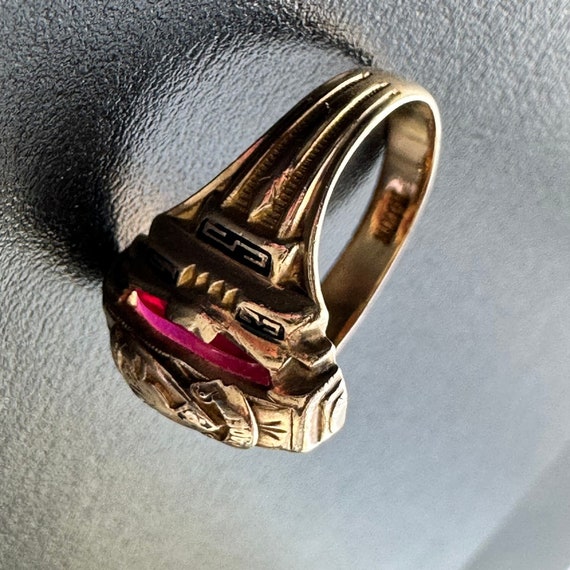 VTG 1993 Signet Class Ring 10K Yellow Gold Ruby S… - image 4