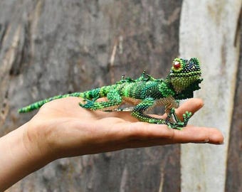 Green Gecky - Native Beaded Gecko Figurine - Handmade by Mexican Artisans - Mother Sierra