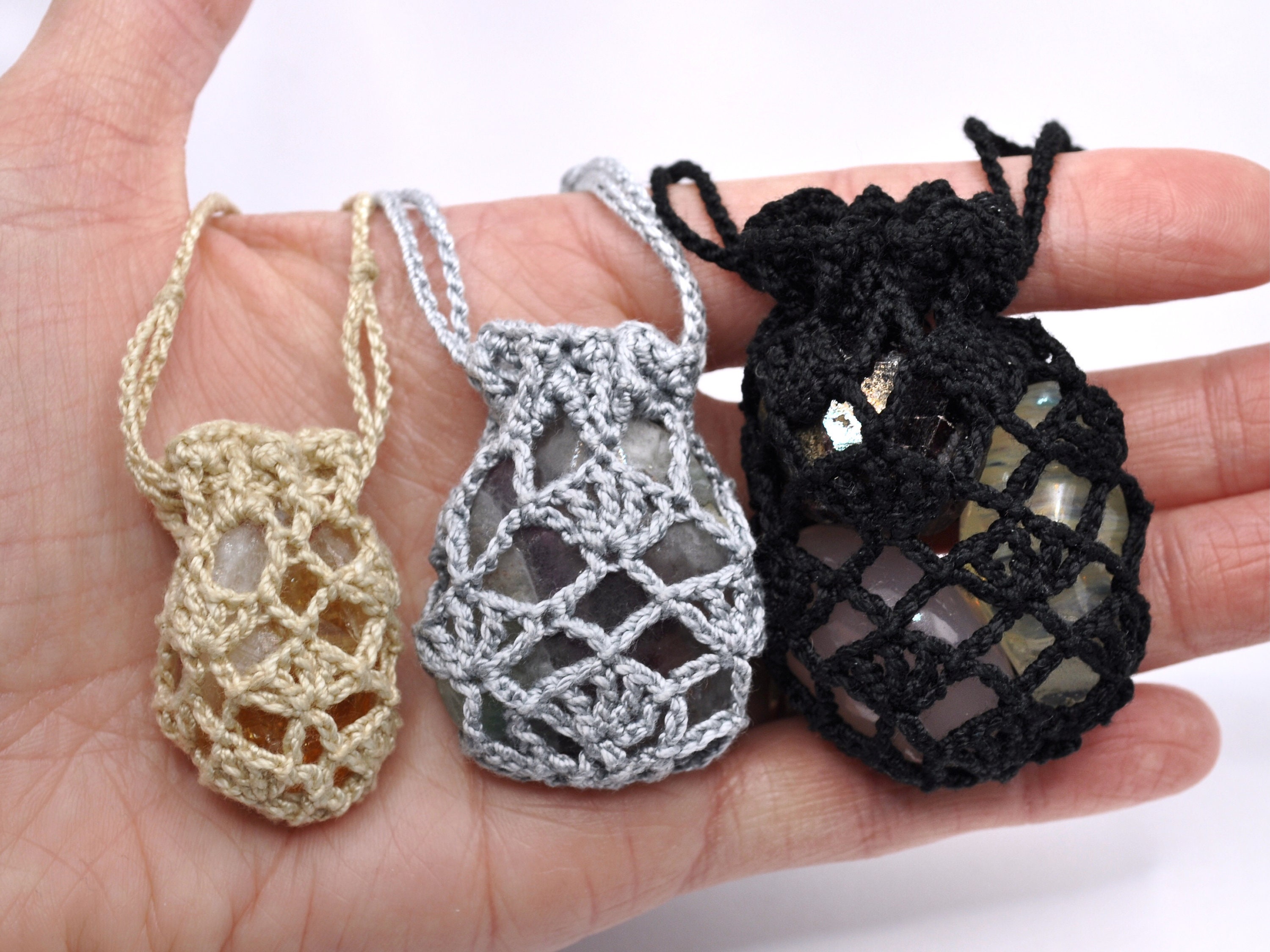 Crochet Necklace Crystal Keeper ‣ The Crafty Therapist