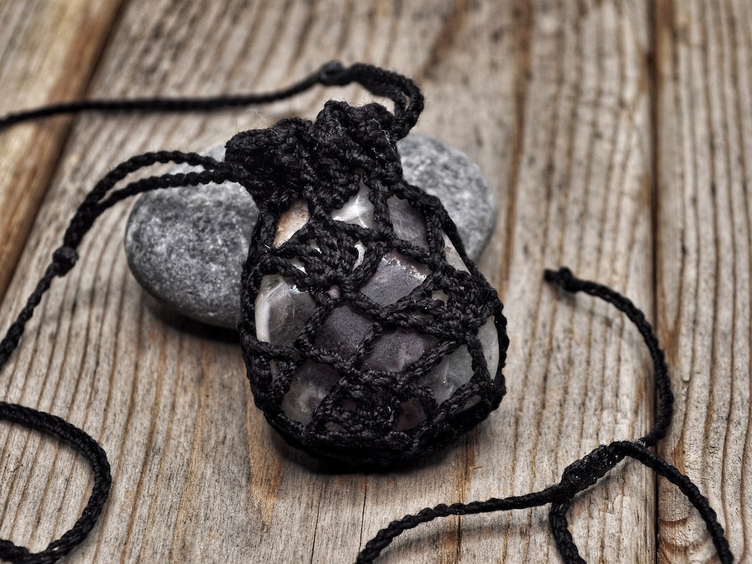 Stone holder deals necklace