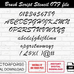 Pode incluir: Conjunto de fontes de estêncil pretas em um fundo de tijolos brancos. A fonte inclui letras maiúsculas e minúsculas, números e símbolos. O texto "Brush Script Stencil 077 file" está no topo. Inclui opções de download digital.