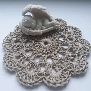 Cup pads Linnen coasters Crocheted coasters Small doily image 4