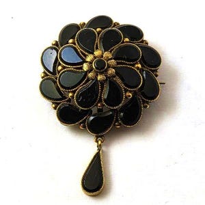 Victorian Mourning Pin in Low Karat Gold, 1900&#39;s, Vintage Jewelry