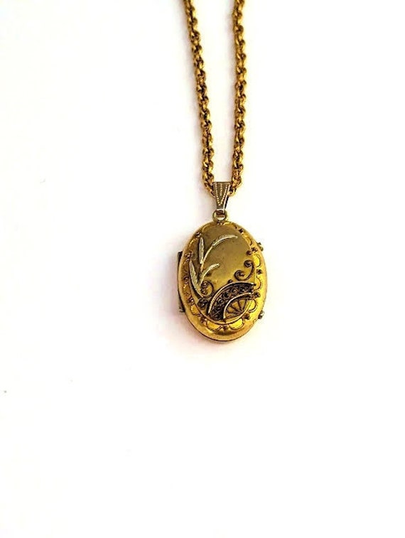 Victorian Locket, 1800's, Vintage Jewelry - image 1