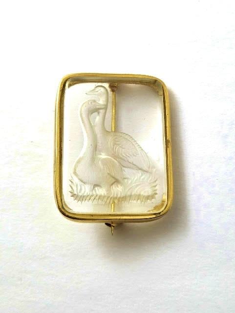 ヴィンテージの白鳥のブローチ - Etsy 日本