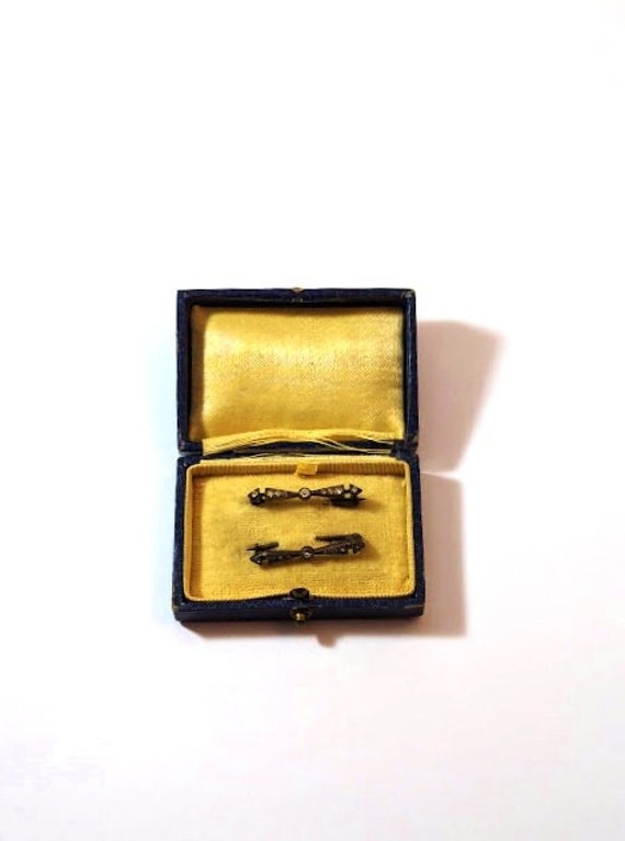 Vintage Pair of Art Deco Pins in Original Box, 193