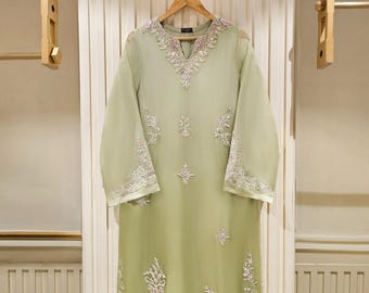 Agha Noor  2 Piece - Pure Chiffon Embroidered Suit (Size - Medium) - Chest 42"