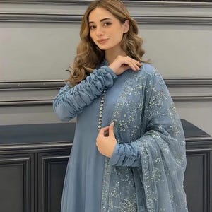 casual mother of the bride dress Elegant for Weddings – TANYA BRIDAL Ball Gown Rainbow Homecoming Size:US 10 (IT 44) Act-All The bodice is embellished