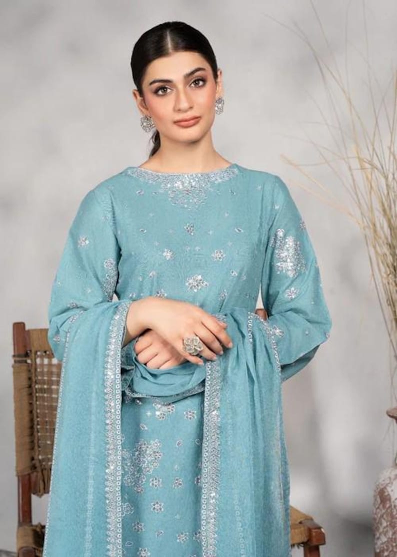 3 Piece - Silver Chamki Embroidered Lawn Suit With Chiffon Dupatta ...