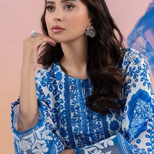 Maria.B - 3 Piece Embroidered Printed Lawn Suit  (Large) - Chiffon Dupatta