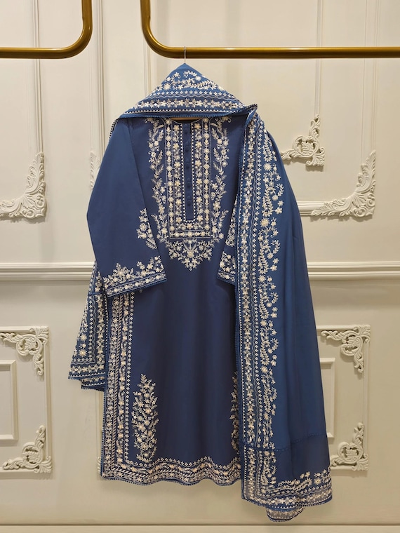 Agha Noor 2 Piece Embroidered Lawn Suit - Shirt and Kora Cotton Dupatta (XL, L, M)