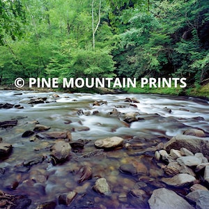 Rauchgebirge | Druckbarer digitaler Download für erschwingliche Wandkunst | Malerisches Flusslandschaft Foto