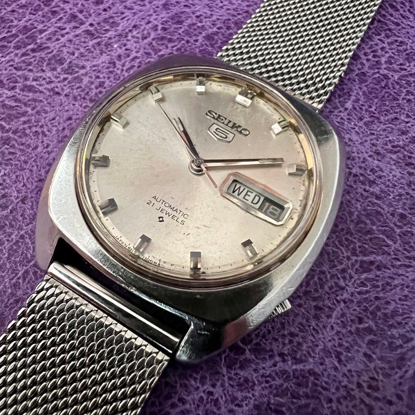 1969 Seiko 5 Automatik Datum & Tag Uhr, Sehr sportlich, Einzigartige Uhr, Geschenk für Ihn, Geschenk für Papa, Geschenk für Ehemann, Geburtstagsgeschenk