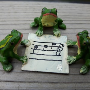 Vintage Hand Painted Metal Miniature Frog Figurines, Singing Frogs Trio, Metal Miniature