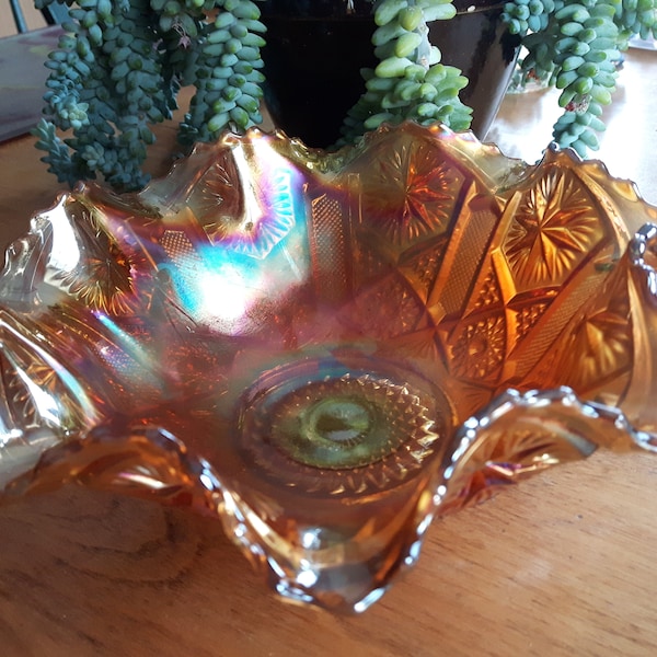 Carnaval Glass Ruffled Bowl, Vintage Carnival Glass Star en File Pattern, Imperial Carnival Glass Bowl, Rubigold Imperial Carnival Glass