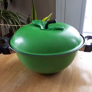 Retro Cooking Pot / 2 Enamel Pots / Enamel Pot Set / Pot With Lid / 1990s /  Lilies Jamaica 