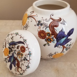 Vintage Sadler Porcelain Ginger Jar, Sadler Ginger Jar with Bluebirds and Sunflowers, Vintage Sadler Porcelain