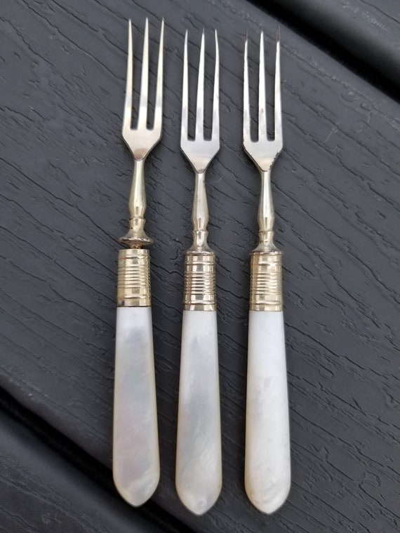 お値下げ　I 英国製ビンテージ　サービング用　シルバーとマザーオブパール マザーオブパールとシルバープレートのナイフ、フォーク、サービング