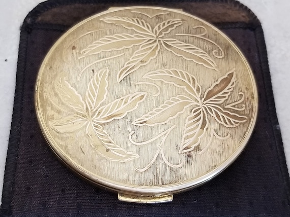 Vintage Stratton Powder Compact in Cloth Sleeve, … - image 1