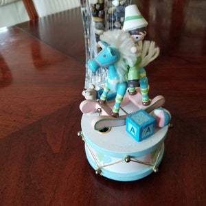 Music Carousel Rock a bye baby, Wood Music Box, Vintage Music Carousel
