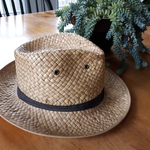 Vintage Hand Woven Palm Leaf Stetson Style Hat, Hand Woven Sun Hat, Vintage Woven Beach Hat