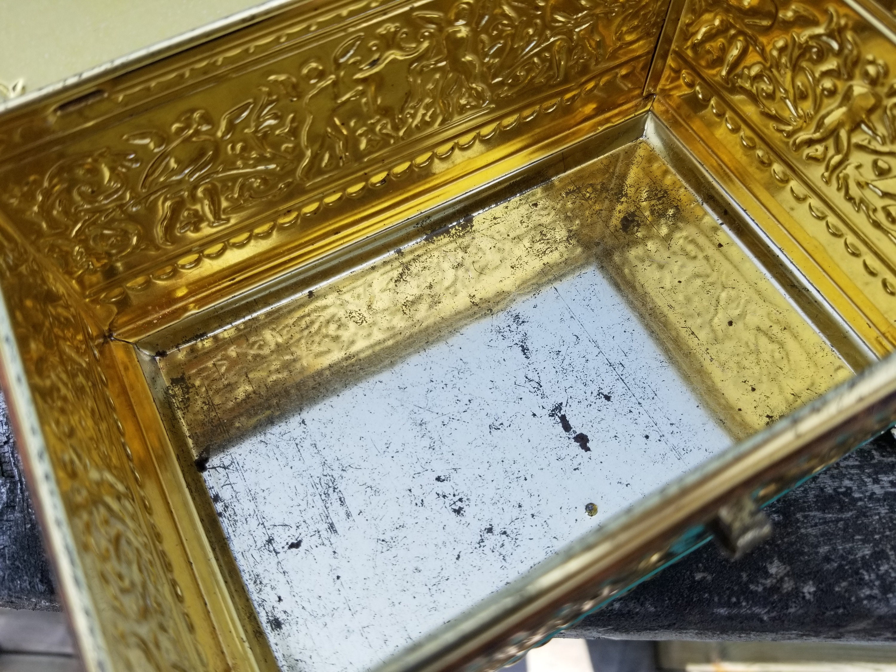 Vintage Metal Trinket Box Made in Hong Kong, Metal 