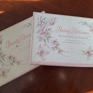 Dainty Blossoms Stationery Ensemble with Choose a notes and Correspondence Notes, Stationery Ensemble Dainty Blossoms, Vintage Stationery