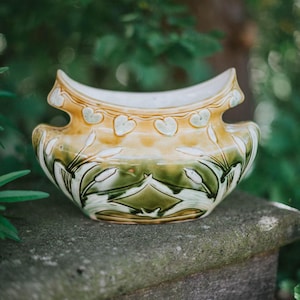 Art Nouveau style slip planter