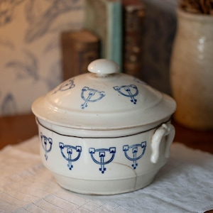 Antique stoneware soup tureen – Saint-Uze, 1930s - French country house - Antique soup tureen