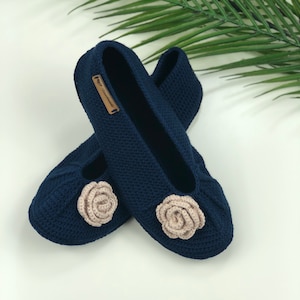 Handmade Slippers, Crochet Slippers, Womens Slippers, Cozy Rose Slippers, Womens House Shoes, Leather Sole Slippers, Non-slip Slippers