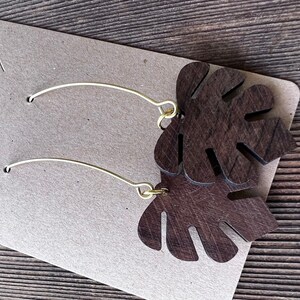 Monstera leaf earrings