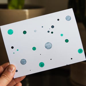 Juego de 6 o 12 tarjetas pintadas a mano / Puntos de acuarela / Únicas, bohemias, sencillas, lindas y modernas