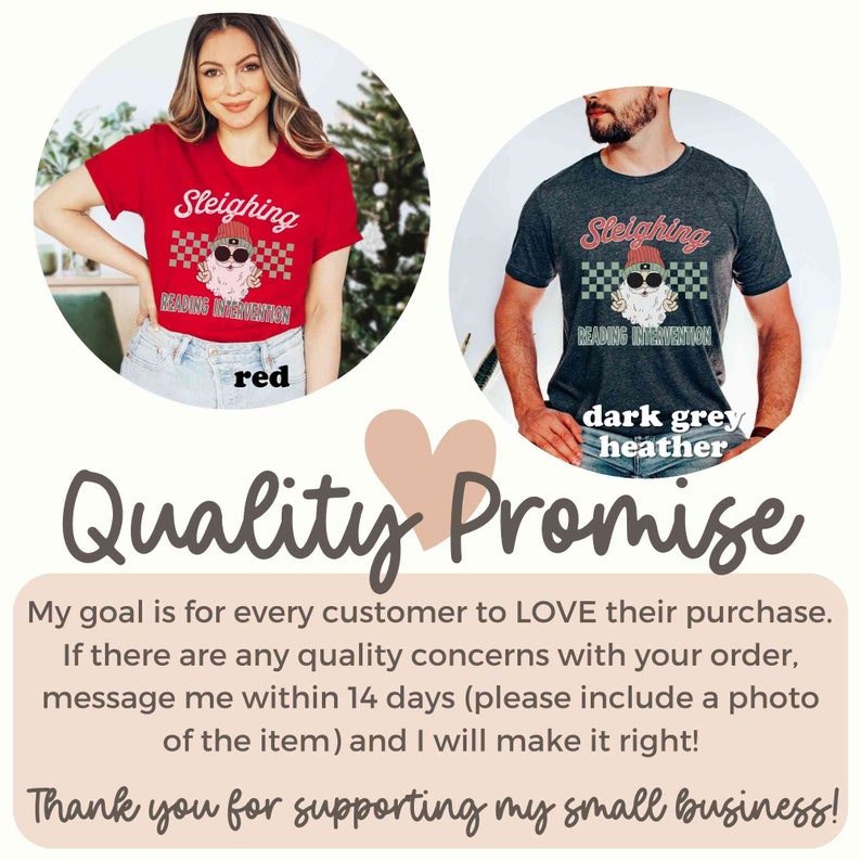 K&ouml;nnte beinhalten: Zwei T-Shirts mit einem weihnachtlichen Motiv eines Weihnachtsmanns mit Sonnenbrille und M&uuml;tze. Der Text auf den Shirts lautet "Sleighing Reading Intervention". Die Shirts sind in Rot und Dunkelgrau meliert erh&auml;ltlich.