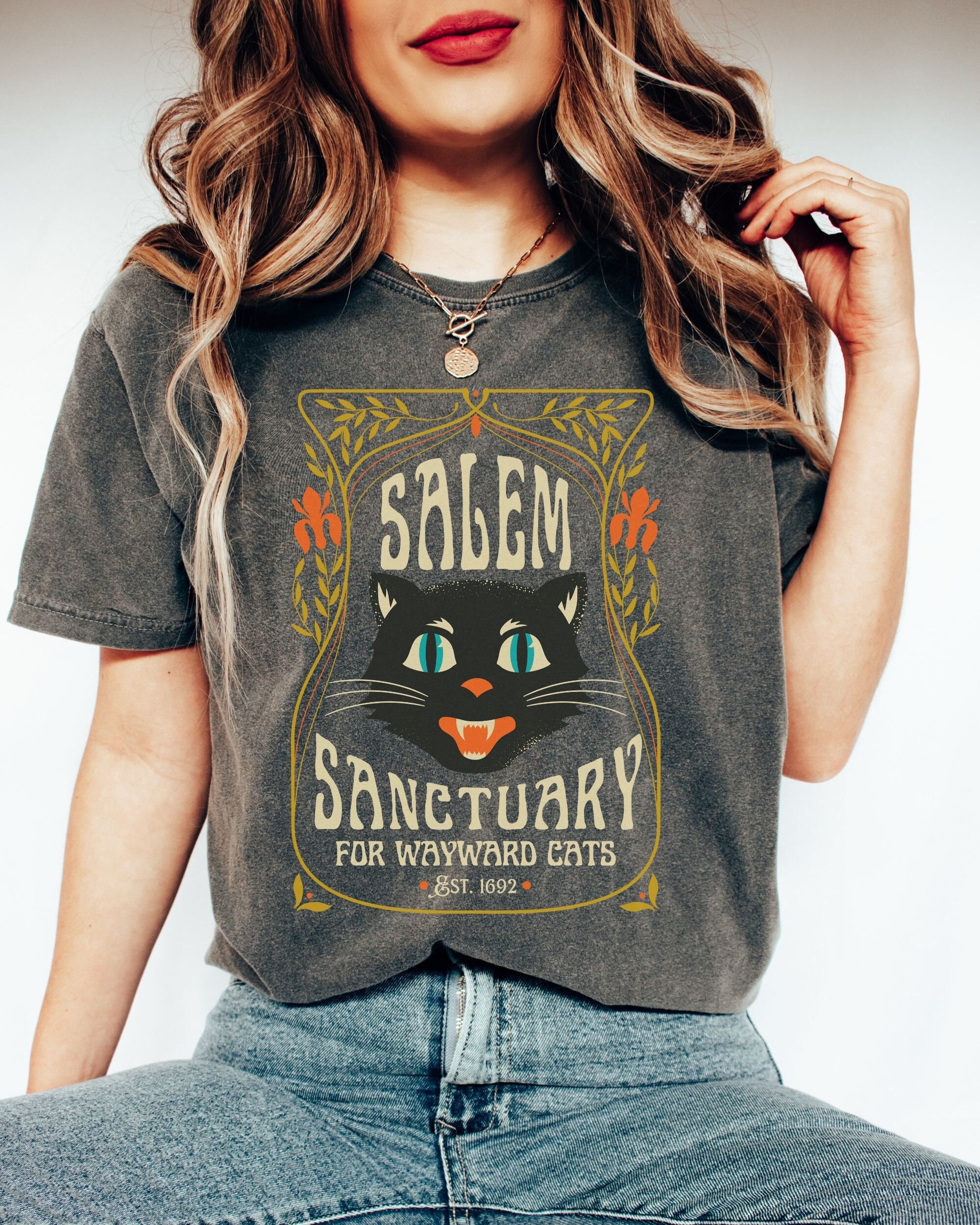 Retro Halloween Shirt, Vintage Cat Halloween, Cat Lover Tee, Witch Shirt, Fall Shirt, Spooky Season, Comfort Colors, Oversized Shirt