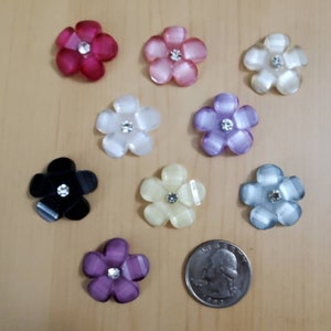 Shimmery flower Cover Minder or fridge magnet
