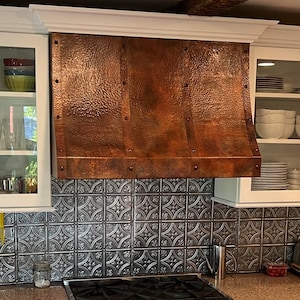Campana extractora de cocina de cobre macizo martillado hecha a mano