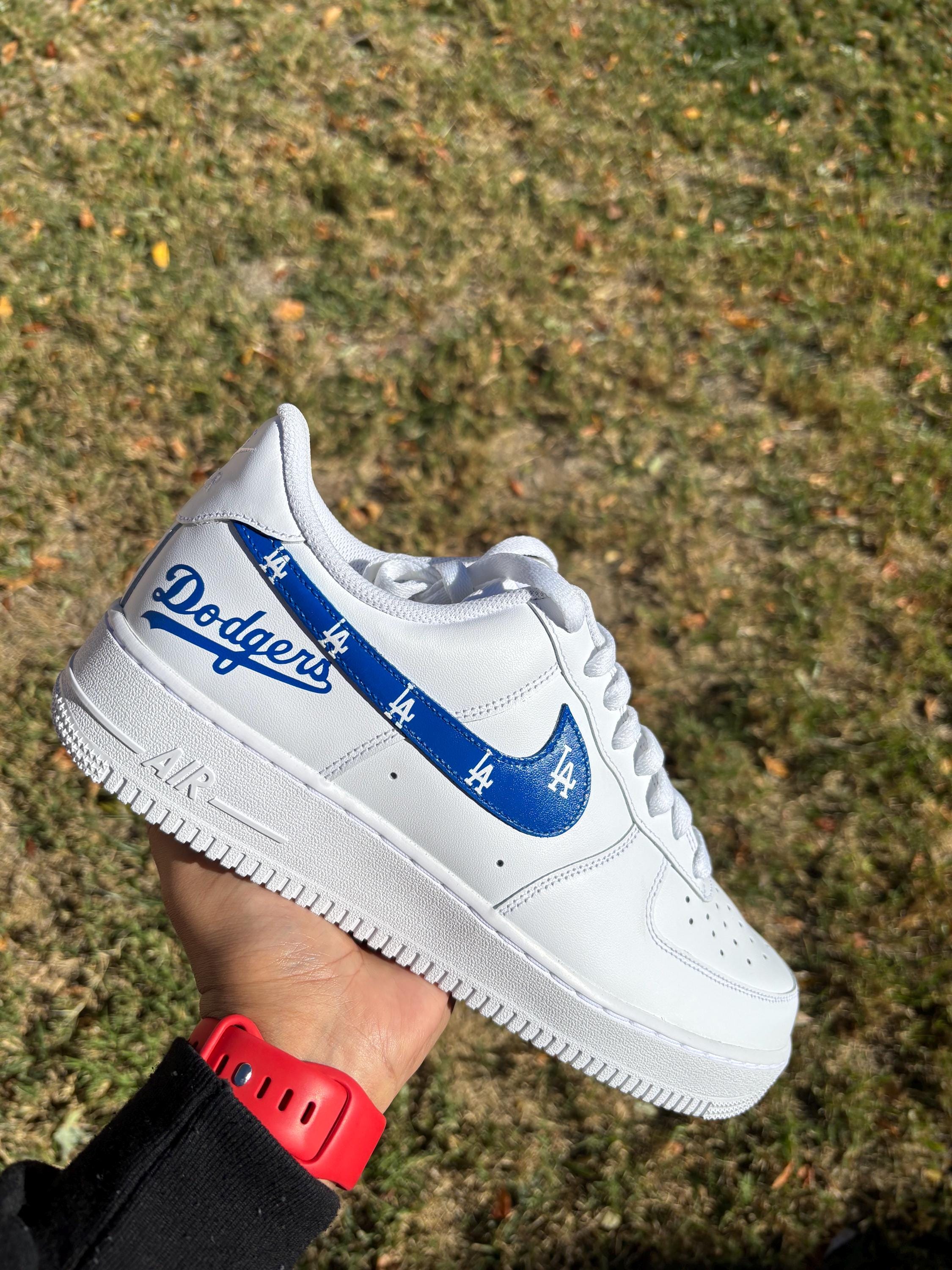 Nike Dunks Los Angeles Dodgers Release Date: Nike SB Dunk Low 