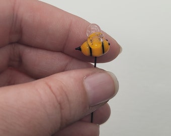 Fairy garden bee,  glass bumble bee, miniatures for fairy garden, dollhouse miniature MTO