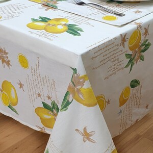 Citronduk, traditionellt lemonadreceptmanus gul krämgrön guld, löpande servetter bordsunderlägg