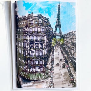 Carte de voeux Rue parisienne avec tour Eiffel (A6) Illustration d'art urbain de Paris. Oeuvre d'art emblématique de la Tour Eiffel en France.