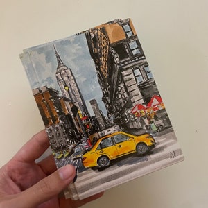 Carte postale de taxi jaune de New York (A6) Illustration d'art urbain de New York. Oeuvre d'art emblématique de la cabine jaune.